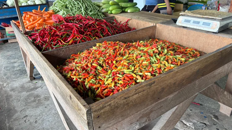 Harga Cabai dan Bawang Merah Naik Pasca Idul Fitri di Biak