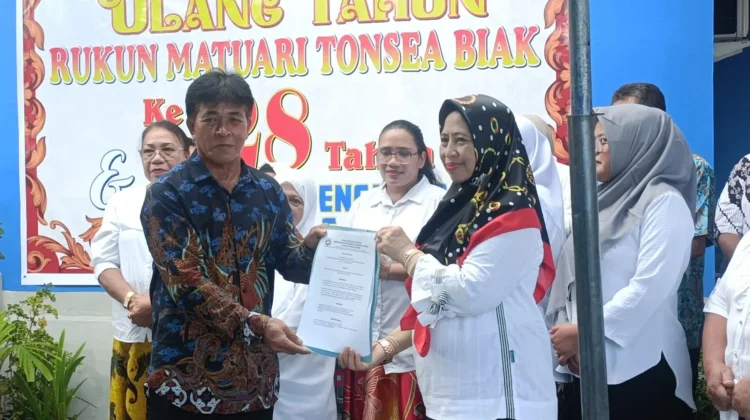 Hj.Hasnah Pinontoan Resmi Jabat Ketua Rukun Matuari Tonsea Biak Periode 2026-2029