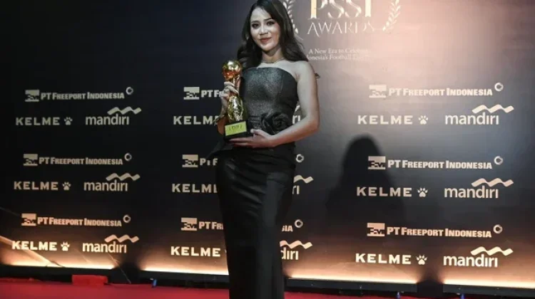 Shafira Ika Raih Penghargaan PSSI Awards
