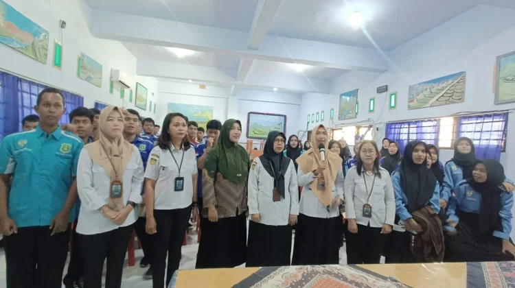 Disnaker Biak Numfor Sosialisasi Aplikasi SiapKerja ke Siswa SMKS TIK Yapis