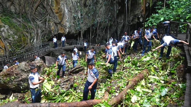 Sambut HUT Ke-80 TNI AU, Kodau III Gelar Bakti Sosial di Goa Binsari Biak