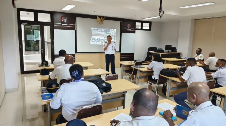 Sebanyak 12 ASN Dishub Supiori Ikuti Diklat Lalu Lintas di PTTDI-STTD Bekasi