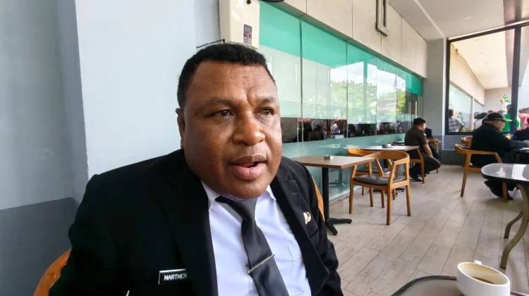 Pesan Kadistrik Biak Kota Kepada Kades usai Dilantik