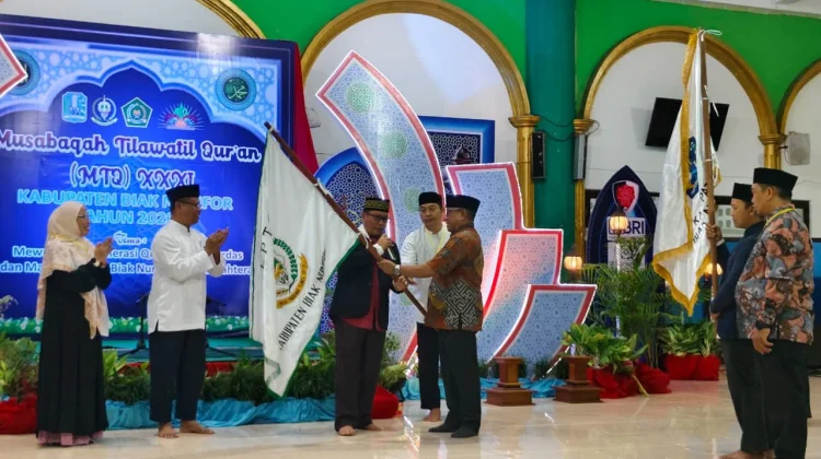 Resmi ditutup, Plt Sekda Lepas Kafilah Biak Numfor Ikut MTQ Provinsi Papua