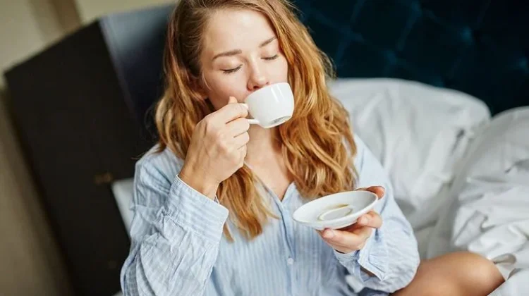 Apakah Minum Kopi Bisa Meringankan Microsleep? Ini Penjelasannya