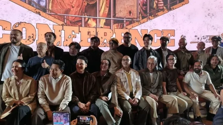 Ghost in the Cell: Identitas dan Paradoks di Era Digital