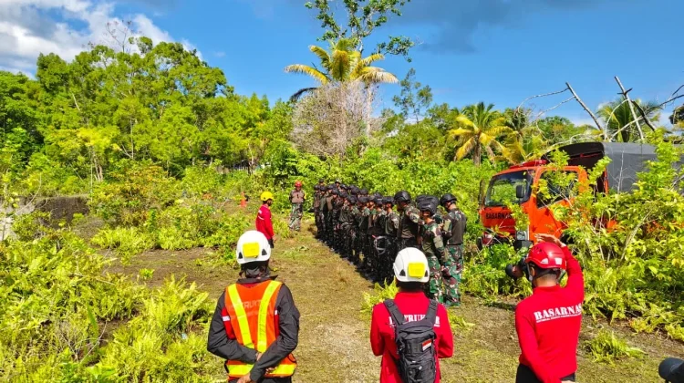 SAR Kelas A Biak dan Pasgat Gelar Latihan Vertical Rescue