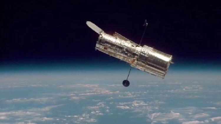 25 April 1990: Teleskop Hubble Mengorbit, Tonggak Penting Eksplorasi Antariksa Mod