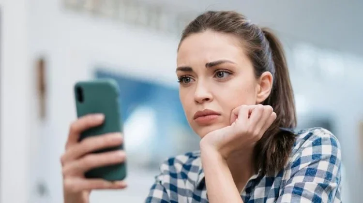 Ponsel tanpa Media Sosial? ternyata Masih Berdampak pada Kesehatan Mental
