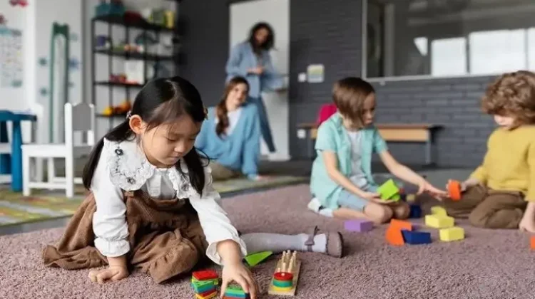 Orang Tua Wajib Tahu! Tips Memilih Daycare Aman Menurut Psikolog