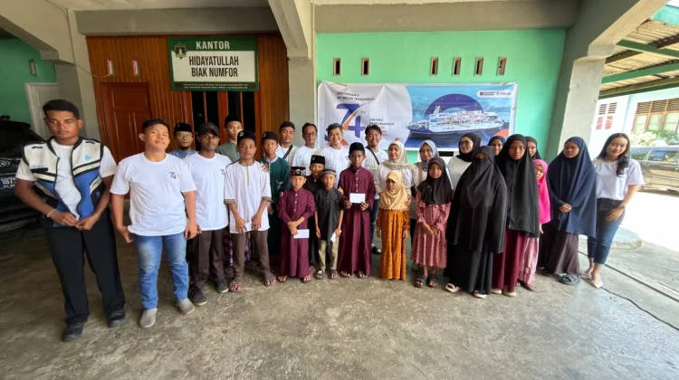 Syukuran HUT Ke-74, PELNI Biak Serahkan Santunan Bagi Anak Yatim Piatu