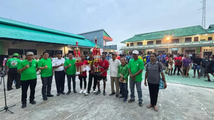 Turnamen Rektor CUP IISIP Yapis Biak, Berakhir SMA Negeri Warsa Raih Tropi Bergilir