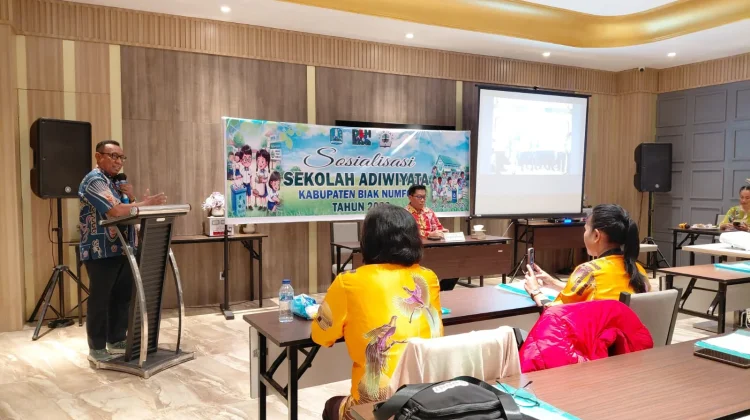 DLH Biak Gelar Sosialisasi Program Adiwiyata Bagi Pelajar