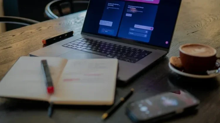 Menjaga Lingkungan Digital Tetap Hijau Era Modern
