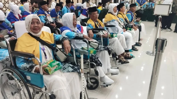 Jemaah Haji Biak Numfor Menunaikan Ibadah Umrah Wajib