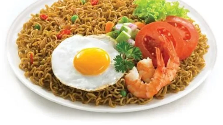 Benarkah Mi Instan Bisa Bikin Asam Lambung Naik?