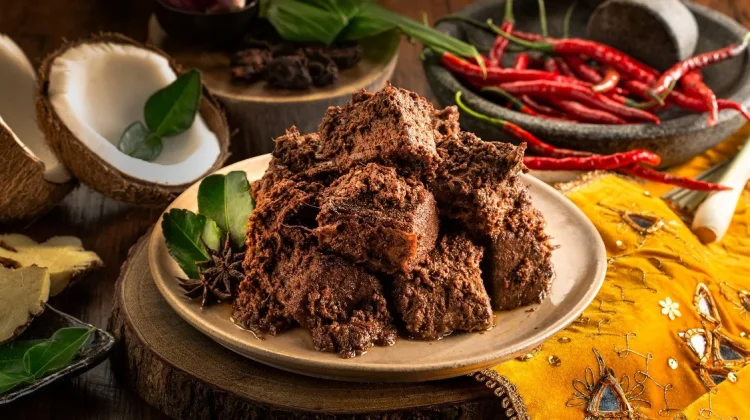 Rendang, Warisan Kuliner Ranah Minang yang Mendunia