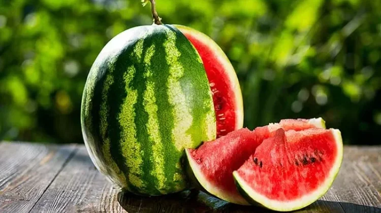 Penderita Diabetes: Simak Alasan Mengapa Semangka Perlu Dihindari