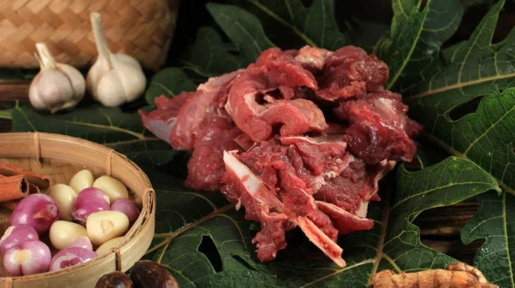 Tips Mengempukkan Daging Kurban dengan Bahan Alami di Rumah