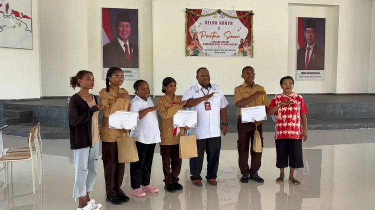 SRMA 41 Biak, Pertama Kalinya Serahkan Hasil Pembelajaran Semester Genap