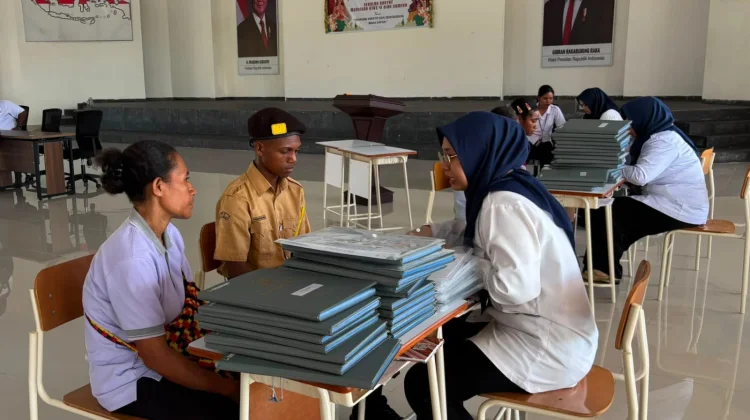 SRMA 41 Biak, Pertama Kalinya Serahkan Hasil Pembelajaran Semester Genap