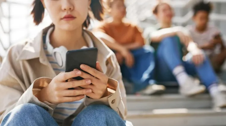 Zero Post Menjadi Pilihan Gen Z untuk Menjaga Kesehatan Mental di Era Digital