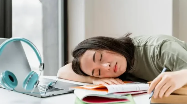 Sering Ngantuk dan Sulit Fokus? Waspadai Penyebab yang Mungkin Tidak Disadari