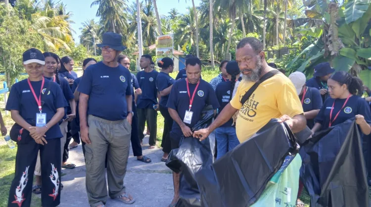 Trash Hero Biak, Libatkan Mahasiswa STT I.S Kijne, di Aksi ke 191 Sasar Pulau Pai