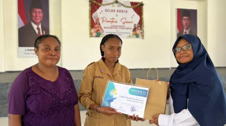 Yesina Rumbrawer, Siswi Sekolah Rakyat Biak, Ajak Generasi Muda Gemar membaca