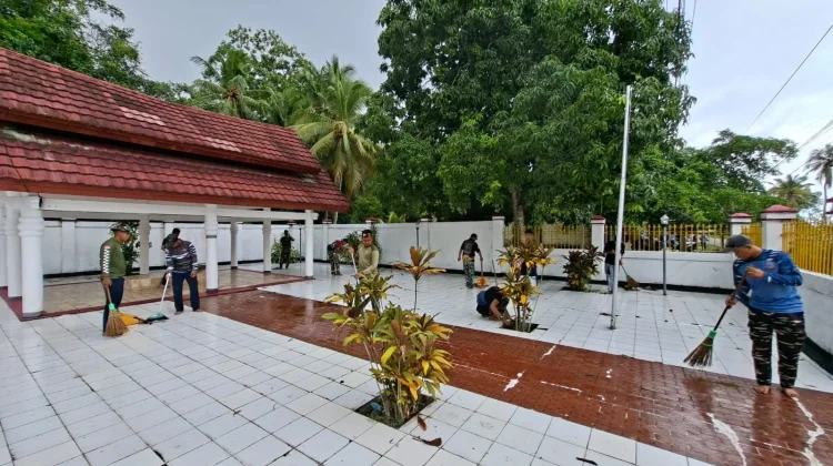 Wing Udara 3 dan Lanudal Biak Gelar Pembersihan TMP,  Sambut HUT Puspenerbal Ke-70