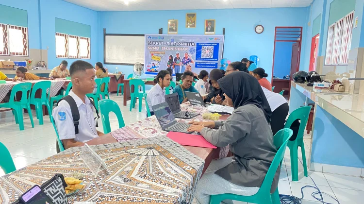 SMA Negeri 3 Biak Siapkan 15 Chromebook untuk Dukung SPMB Online