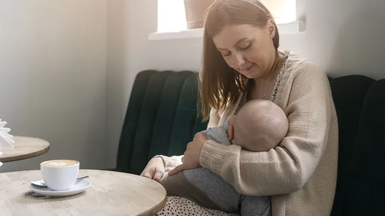 Bayi Enam Bulan ke Bawah Jangan Diberi Makanan Tambahan
