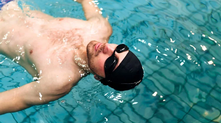 Atasi Overthinking dengan Berenang, Ini 6 Manfaatnya bagi Kesehatan Mental