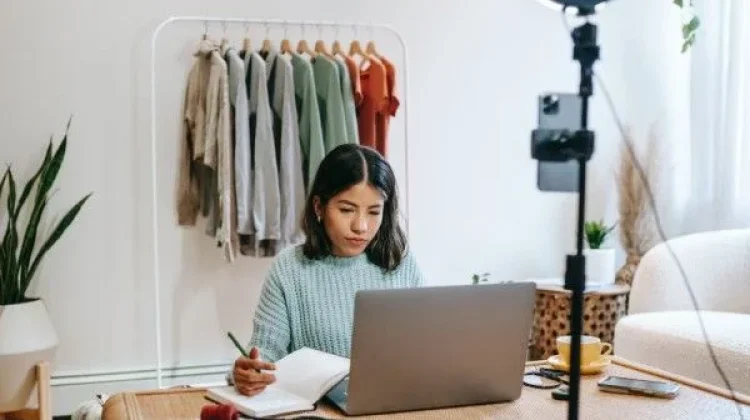 Tekanan Ekonomi Meningkat, Gen Z dan Milenial Andalkan Strategi Baru