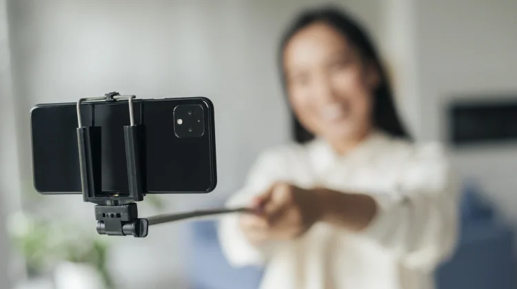Mengapa Konten Vlog Sederhana Lebih Disukai?