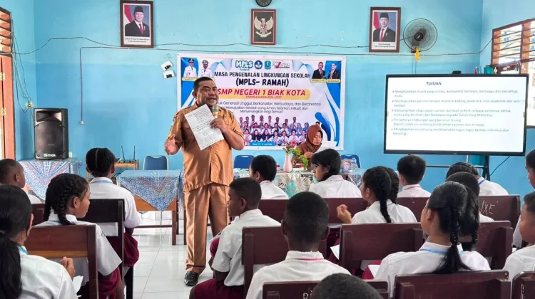 Hari Pertama MPLS di SMP Negeri 1 Biak Kota, Berjalan Lancar
