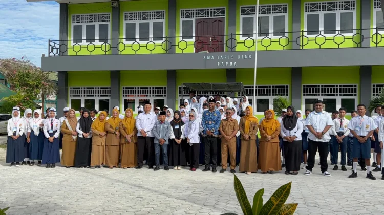 SMA Yapis Biak Gelar MPLS Ramah bagi 53 Siswa Baru