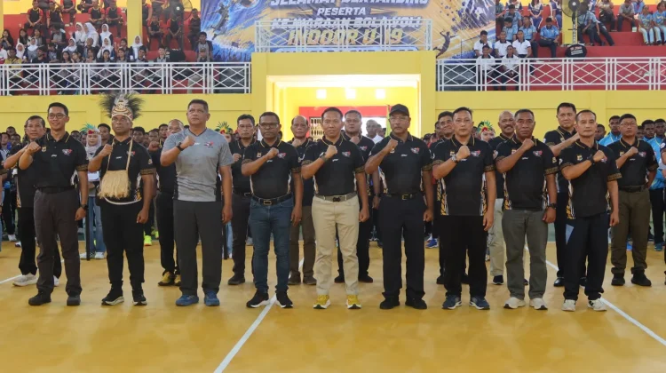 Kapolda Papua Membuka Kejuaraan Voli Indor dan Pasir U-19 Kapolda Cup 2026 di Biak