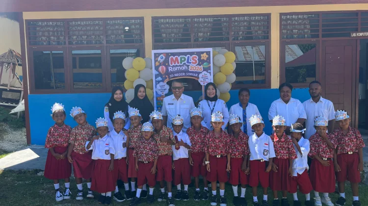 Kunjungi SD Negeri Soryar Biak, Kadis Pendidikan Sekalian Tutup Rangkaian MPLS
