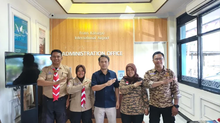 Tim Pramuka Luar Biasa Tuna Rungu Keliling Indonesia Kunjungi Bandara Biak