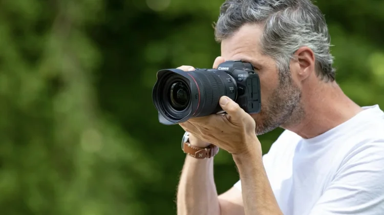 Canon EOS R5 Tetap Relevan di tengah Persaingan Kamera Mirrorless Profesional