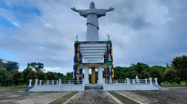 Patung Kristus Raja, Magnet Wisata Religi Pulau Mansinam