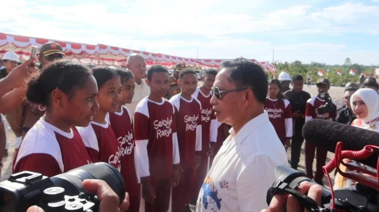 Kehadiran Mendagri Jadi Kebanggaan bagi Kepsek dan Siswa Sekolah Rakyat di Biak