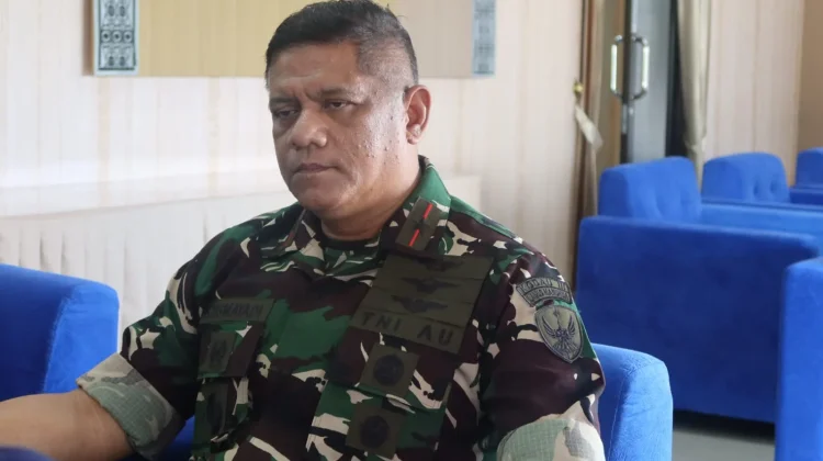 Danlanud Manuhua : Tim Lakukan Survey Kesiapan Pendaratan CN 235 di Pulau Numfor