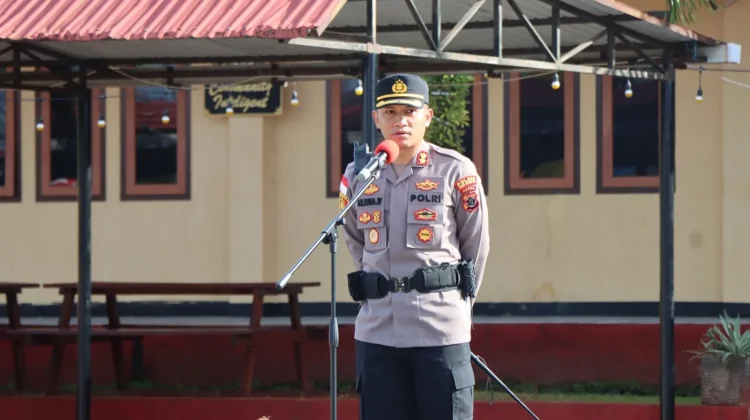 Kapolres Biak Numfor AKBP Arjuna Wijaya, S.I.K., Pimpin Apel Pagi Perdana
