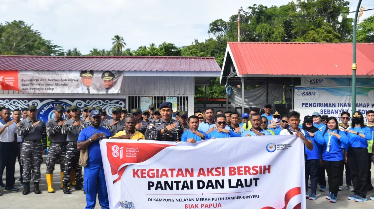 Sambut HUT RI, digelar Aksi Bersih Pantai Samber, Berhasil Terkumpul 234 Kg Sampah