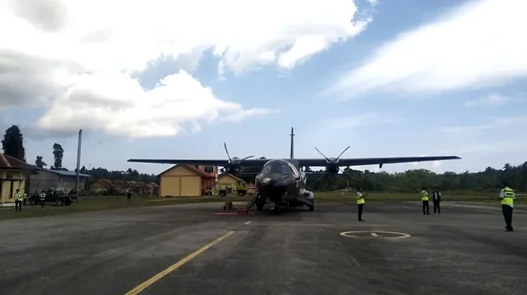 HUT ke-81 RI di Pulau Numfor, Hadirkan Pesawat CN-235 hingga Kapal Perang