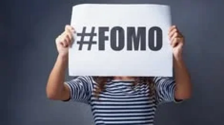 Mengenal FOMO, Kecemasan Sosial di Balik Layar Ponsel