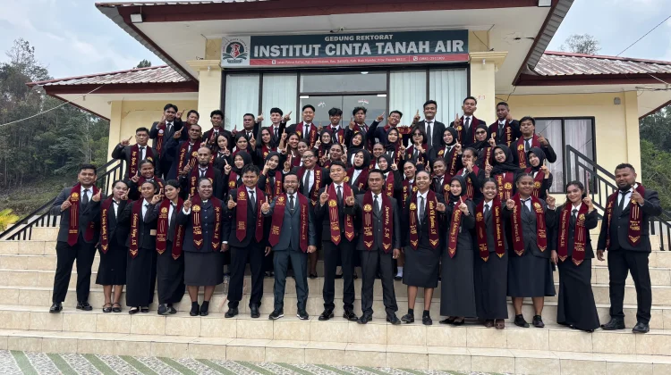 INCITA Gelar Yudisium Angkatan Pertama Bagi 60 Mahasiswa Prodi Hukum