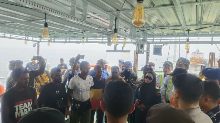 Lima Orang Hilang Kontak saat Berlayar dari Serui ke Waropen Ditemukan Selamat